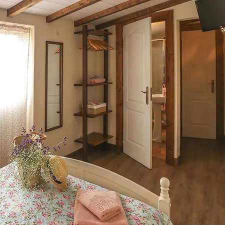 Casinha Algarvia - Guesthouses * לאגוּ‏ש